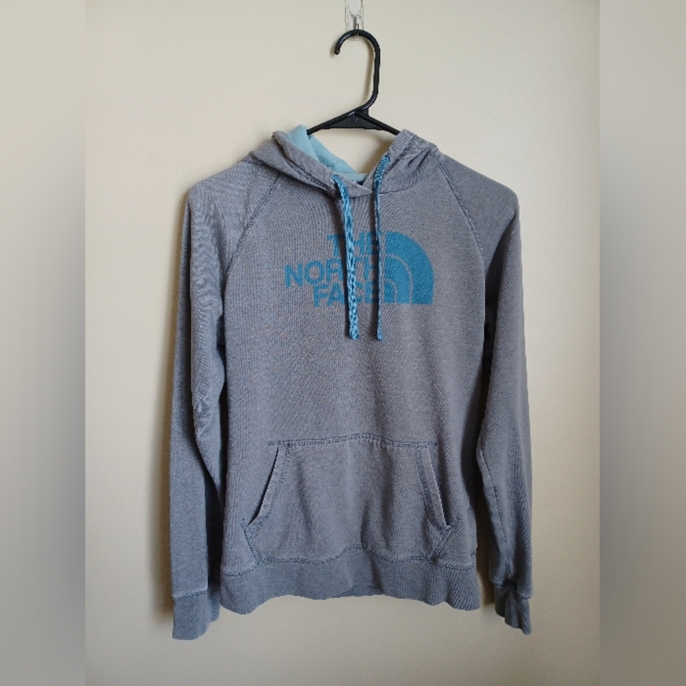 Women's Size Medium The North Face Long Sleeve Sweatshirt Hoodie Gray And Blue